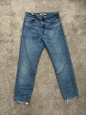 Levi's Women's Cropped Straight-Leg Jeans in Medium Blue
